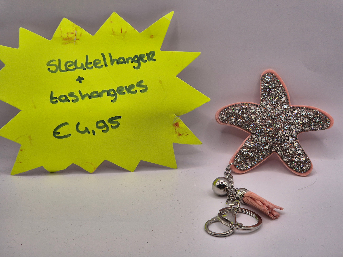 sleutelhanger en tas hanger in 1