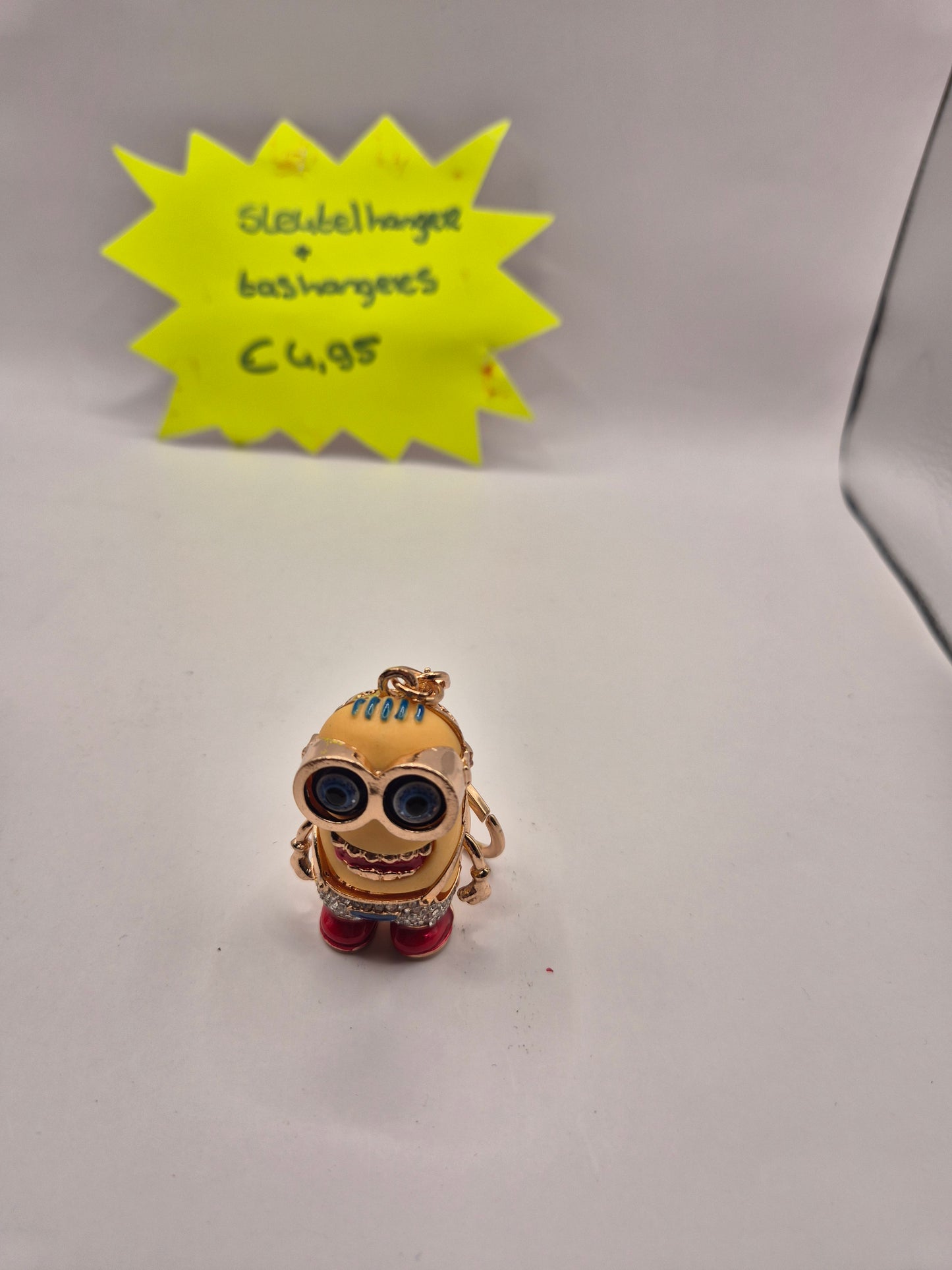 sleutelhanger en tas hanger in 1