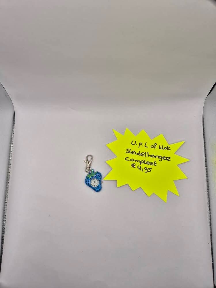 v.p.l.klokje compleet aarbei blauw sleutelhanger