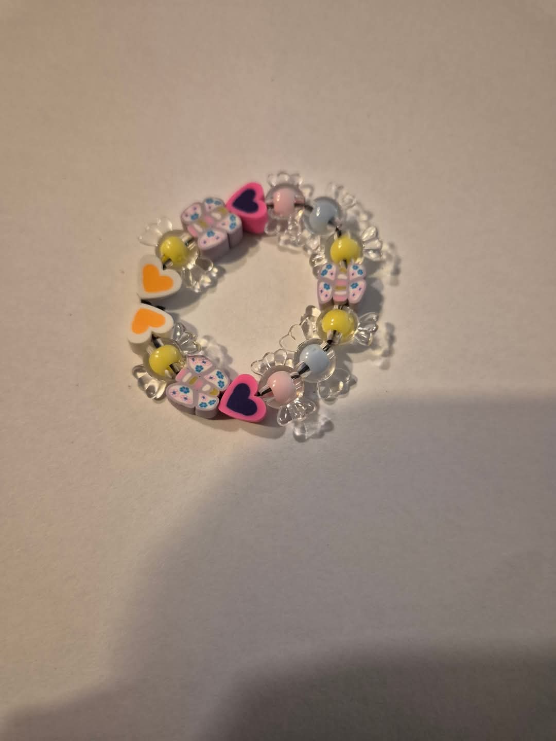 zelfgemaakte kinderarmbandjes