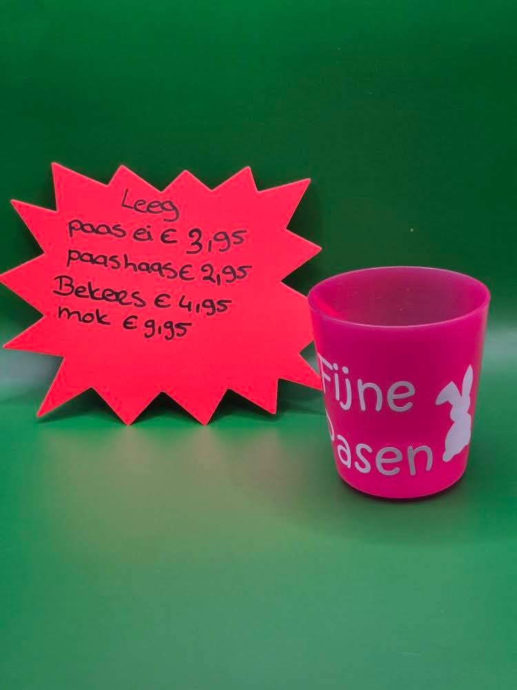 paas beker leeg