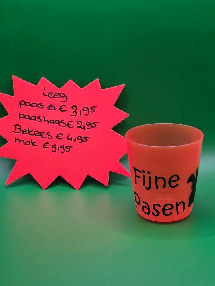paas beker leeg
