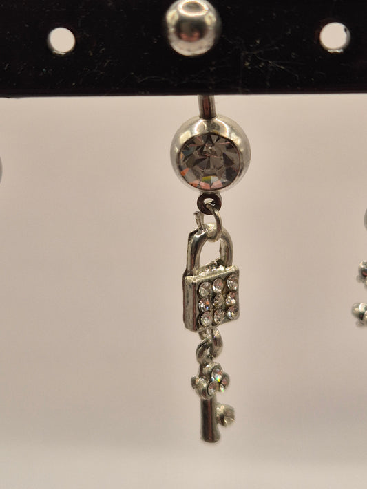 navelpiercing sleutel met slot
