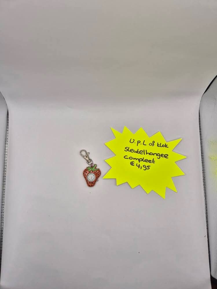 v.p.l.klokje sleutelhanger compleet aarbei